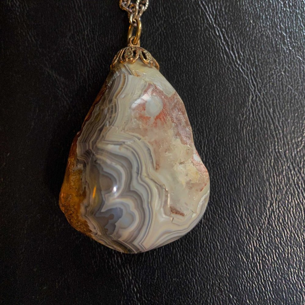 Agate Stone Drop Pendant on a Chain.